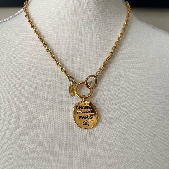 CHANEL Vintage Gold Rue Cambon Paris Pendant Necklace - Picture 7 of 8